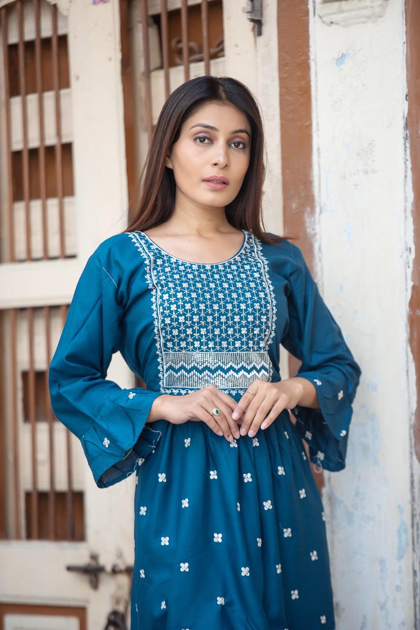 Sunehri 01 Latest Designer Festive Wear Kurti With Sarara Collection
